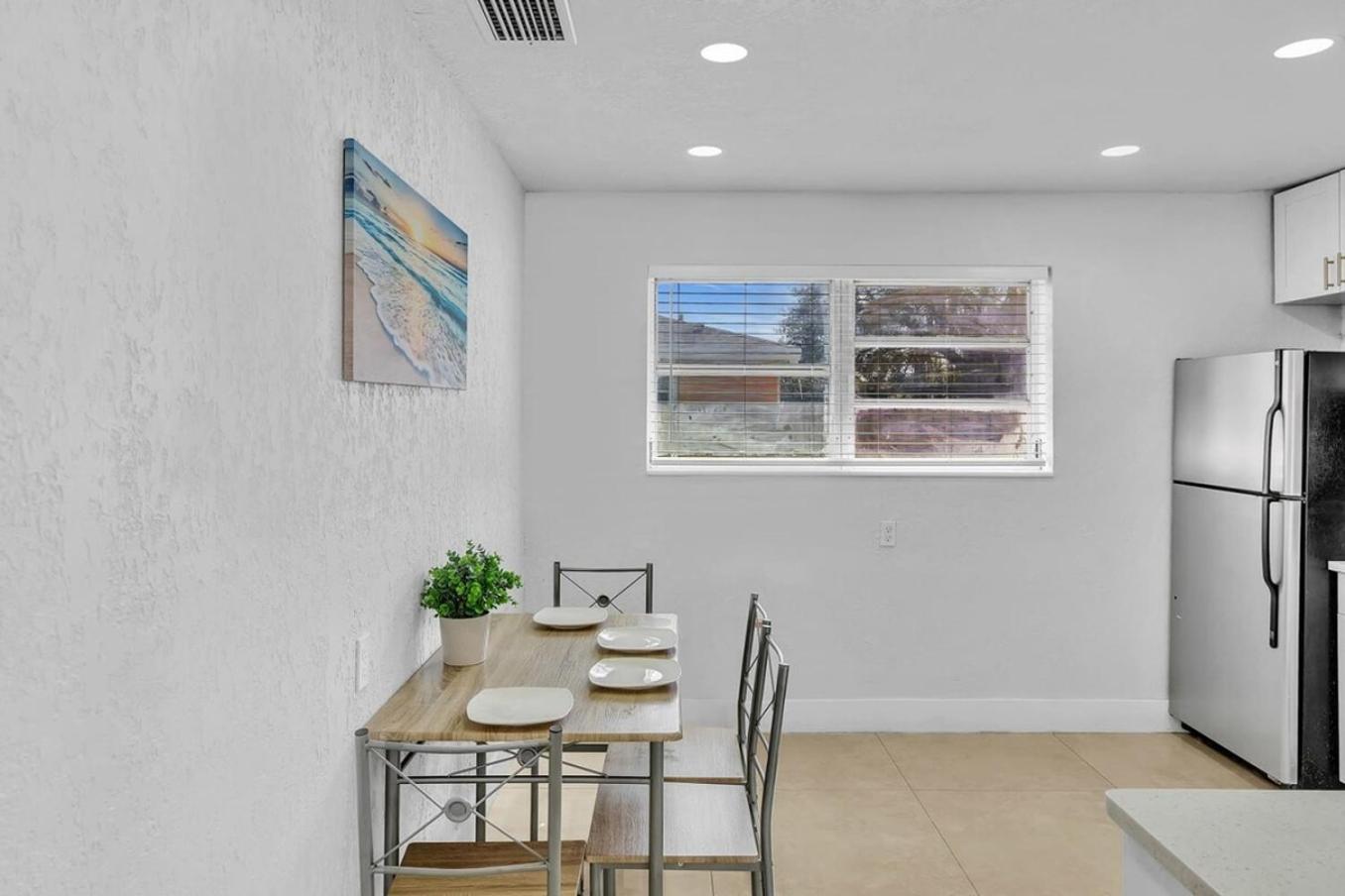 New Stylish 2 Bdrm Mins To Beach & Aventura Mall Hallandale Beach Ngoại thất bức ảnh